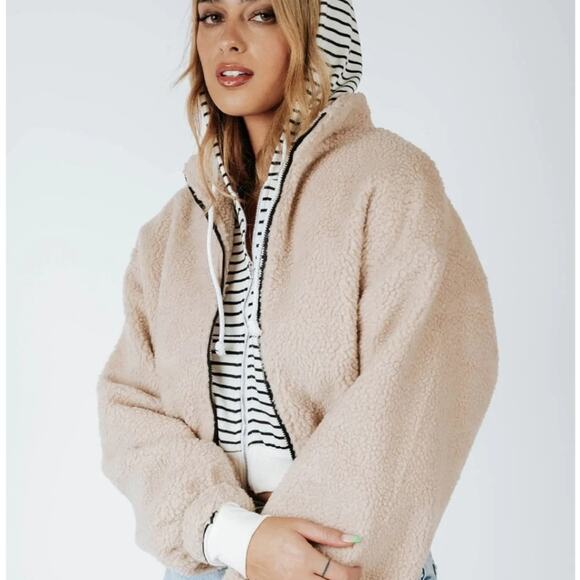 NWT Clad & Cloth Chai Cream Faux Fur Sherpa Cropped Bomber Jacket L - Picture 1 of 13